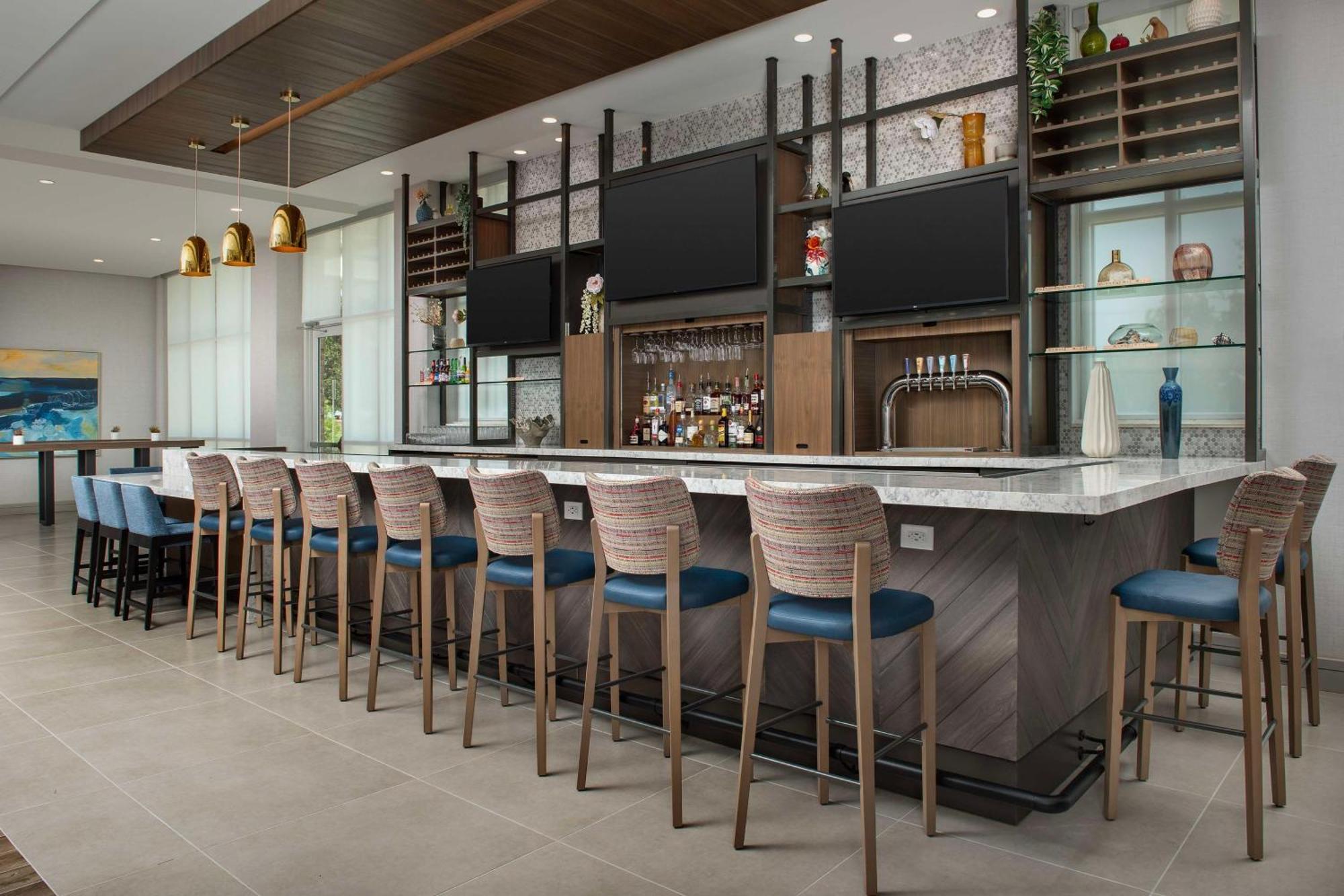 Hilton Garden Inn Pensacola Downtown Zewnętrze zdjęcie